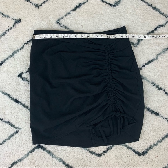 J.O.A. Black Side Ruched Drawstring Mini Skirt - Picture 5 of 9
